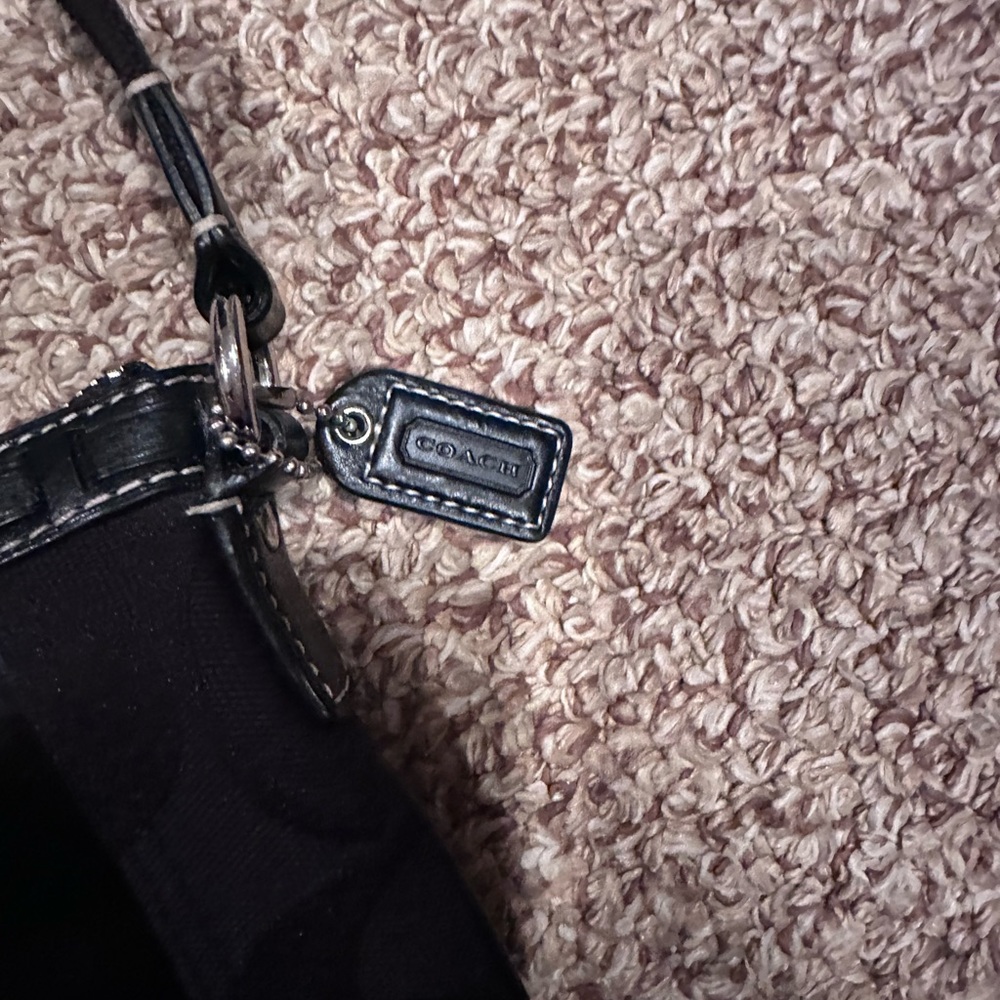 Coach Signature Black Python Embossed Purse - Picture 5 of 8